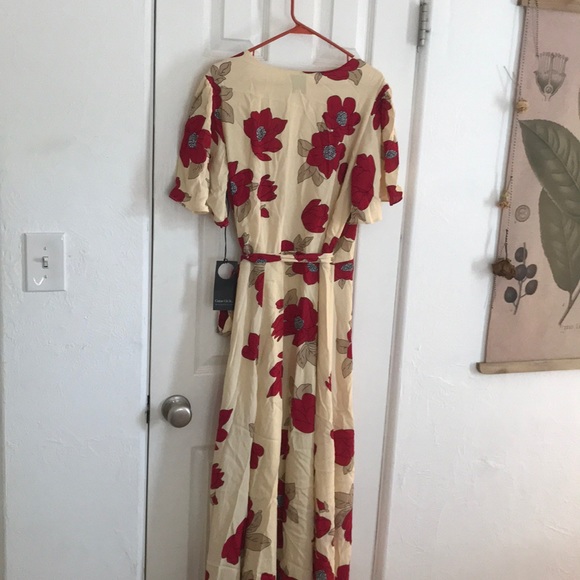 Privacy Please Floral Wrap Dress - Picture 5 of 9
